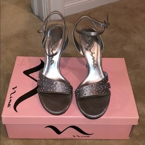 Nina silver heels, size 8